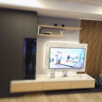 Wohnzimmer in Graphit matt mit Eiche Dekor 